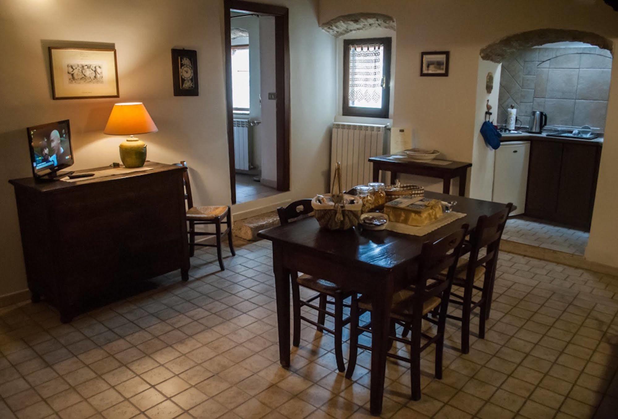 אפרטהוטל סנטו סטפאנו די ססאניו Residenza La Torre מראה חיצוני תמונה
